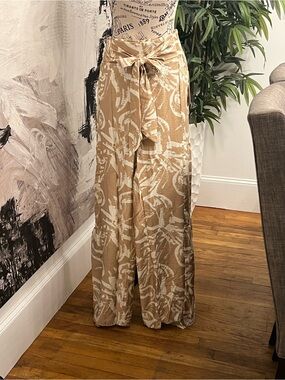 Tie-Waist Wide Leg Pants in Sand and White